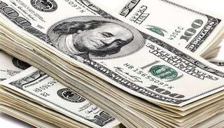الدولار الأمريكي - صورة أرشيفية 