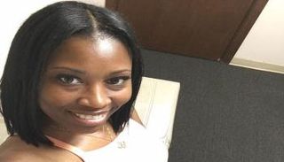 مسدس في حقيبة طفلة بمدرسة ابتدائية