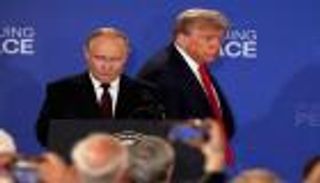 عُثر عليها في فندق.. وثائق تكشف «الجانب الخفي» لقمة ألاسكا (صور)