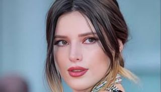 الممثلة الأمريكية بيلا ثورن