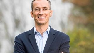 الملياردير اليميني بيار إدوار ستيرين