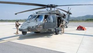 فريق الإنقاذ الإماراتي يواصل جهوده في ألبانيا