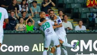 رياض محرز نجم الأهلي السعودي