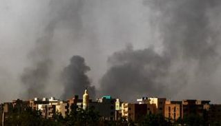 دخان متصاعد جراء الاستباكات بالخرطوم