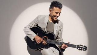 الفنان حمزة نمرة 