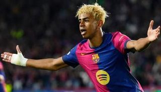 لامين يامال نجم برشلونة