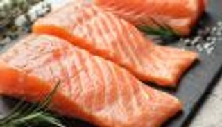 كارثة غذائية في بريطانيا.. شرائح السلمون ملوثة ببكتيريا قاتلة