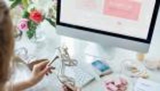 تذوق السلع الفاخرة.. أساليب مبتكرة تدخل بـ«العاديين» إلى عالم يحتكره الأثرياء