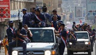 دوريات لإخوان في تعز (صورة خاصة)