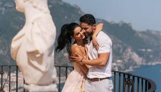 مهلاقا جابري توثق لحظة خطوبتها