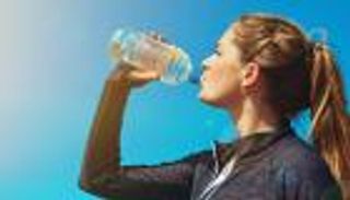 تحذير مفاجئ.. نقص الماء في جسمك يهددك بمرض مقلق غير الجفاف