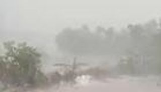 مع ارتفاع الحرارة..أمطار غزيرة ورياح عنيفة تضرب تونس