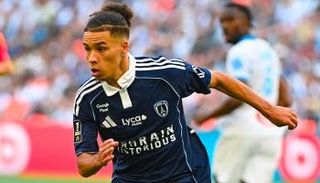 قبال نجم باريس إف سي