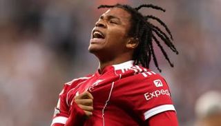 ريو نغوموها لاعب ليفربول