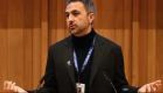 حذر من «ذهان الذكاء الاصطناعي».. من هو مصطفى سليمان «عقل غوغل»؟