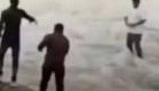 جرفه التيار أثناء التصوير.. وفاة يوتيوبر هندي قرب شلال دودوما