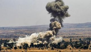 آثار قصف إسرائيلي سابق في سوريا