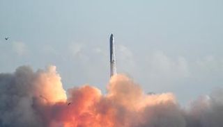 الصاروخ ستارشيب ينطلق في رحلة تجريبية