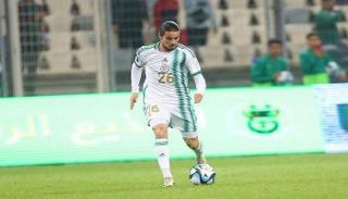 النجم الجزائري أنيس حاج موسى