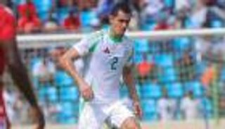 هل يبعده بيتكوفيتش؟.. قرار مصيري لعيسى ماندي مع الجزائر