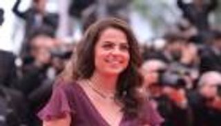 بعد 3 سنوات من الزواج.. تفاصيل انهيار علاقة أنوشكا ديلون وزوجها جوليان ديريمس