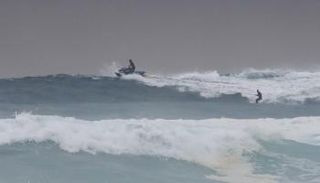 الأمواج على سواحل فرنسا