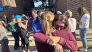 ضحيتان وعشرات الإصابات.. كل ما نعرفه عن مطلق النار في كنيسة المدرسة بأمريكا