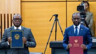 جانب من توقيع الاتفاقية بين البلدين