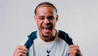 تشافي سيمونز لاعب توتنهام الجديد