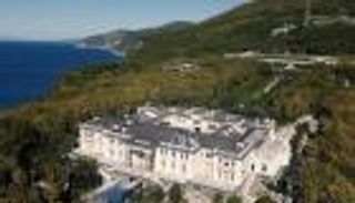 على ضفاف البحر الأسود.. نيران بمحيط «قصر بوتين» 