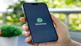 تطبيق واتساب - صورة أرشيفية