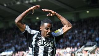 ألكسندر إيزاك نجم ليفربول المنتظر