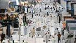 معرض أبوظبي للصيد والفروسية يختتم يومه الرابع بعروض تراثية وثقافية