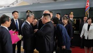 كيم وخلفه ابنته