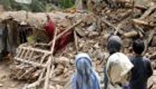 1400 قتيل.. قبور ضحايا «الكارثة الأفغانية» من حطام المنازل