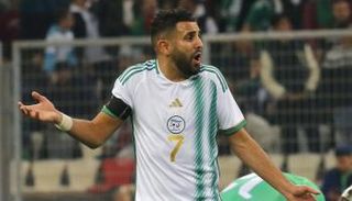 محرز قائد منتخب الجزائر