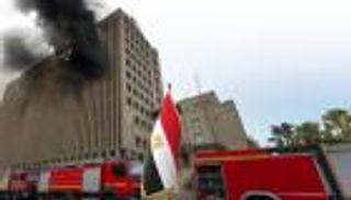 هل تجدد الحريق؟ حقيقة تصاعد دخان من سنترال رمسيس بالقاهرة (خاص)