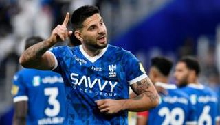 ألكسندر ميتروفيتش مهاجم الهلال السعودي السابق