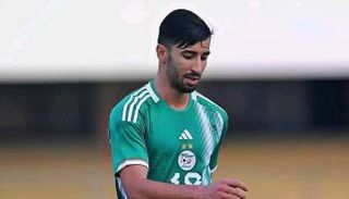 محمد الأمين عمورة نجم منتخب الجزائر