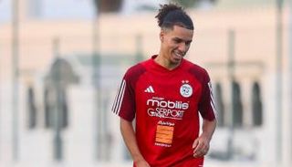 قبال نجم منتخب الجزائر