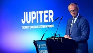 المستشار الألماني يدشن أول حاسوب فائق في أوروبا - أ ف ب