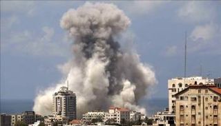 قصف لمبنى في غزة - أرشيفية