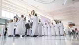 العيَّالة.. تراث إماراتي يُروى ويُغنى في معرض أبوظبي للصيد والفروسية