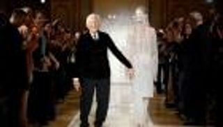 ميلانو تودع جورجيو أرماني «أشهر مصمم أزياء إيطالي» في صمت