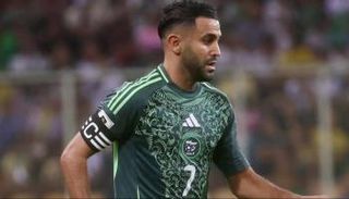 محرز قائد منتخب الجزائر