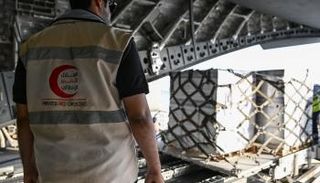 الإمارات تواصل جسرها الجوي إلى أفغانستان