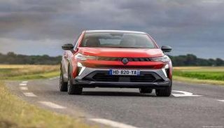 سيارة Symbioz E-Tech 160