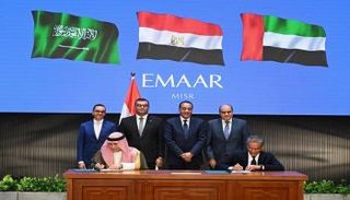 جانب من مراسم توقيع عقود الشراكة