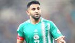 «فك العقدة».. 3 أهداف يلاحقها رياض محرز أمام غينيا بتصفيات المونديال