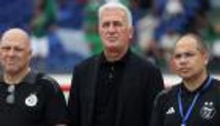 بعد التعادل مع غينيا.. مدرب الجزائر يخرج بتصريح غريب